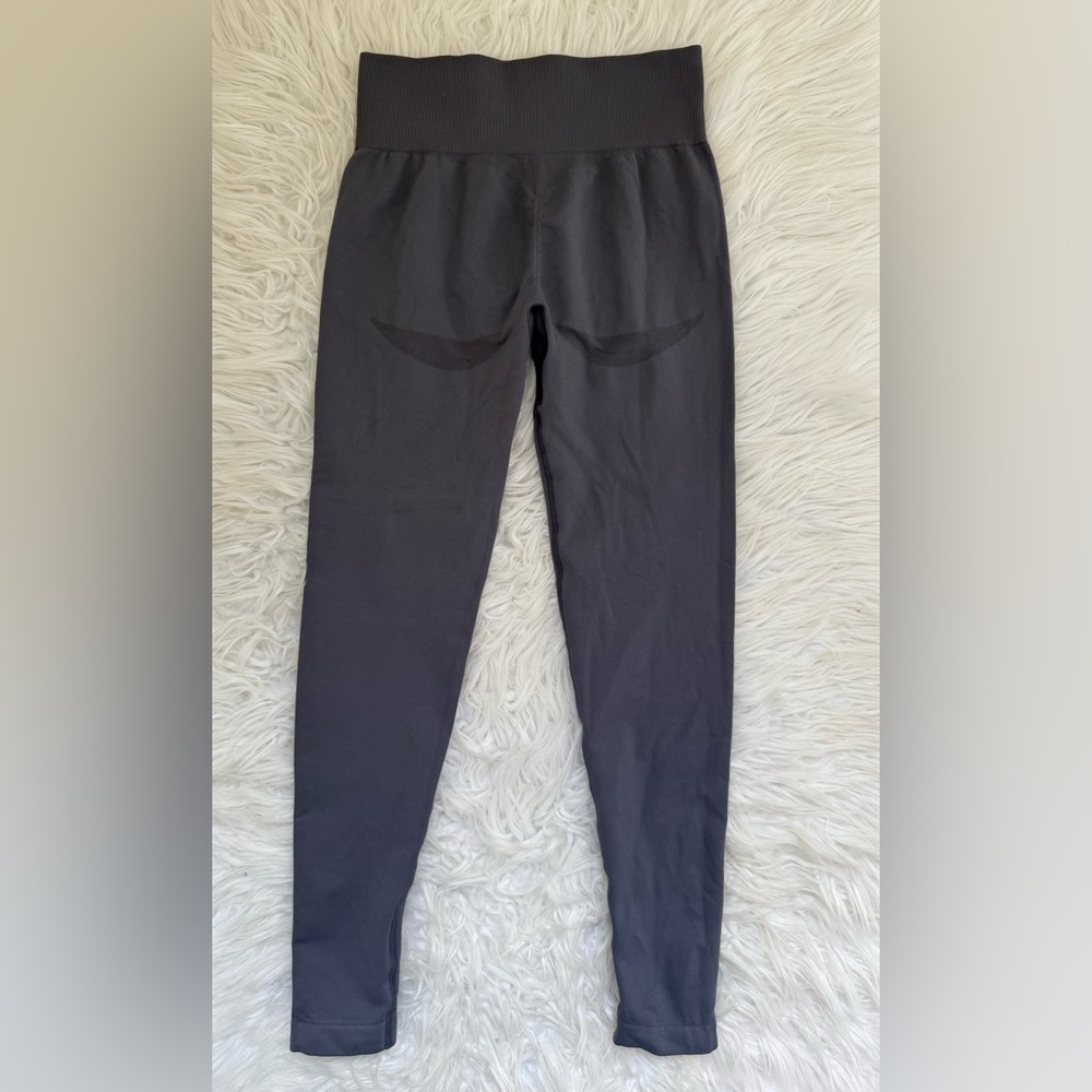 OQQ Contour Leggings - Picture 5 of 7